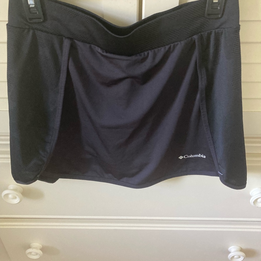 Black Columbia skirt